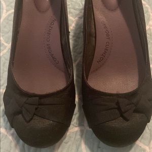 Jelly pop brand low heel 8.5w black dress shoe with cute bow detail